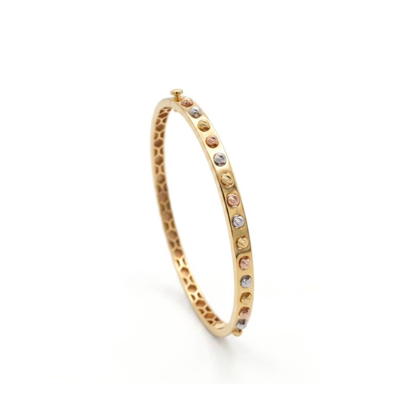 Beautiful 18K Gold Bangle for Women with Premium Finish and Elegant Design for Traditional and Modern Wear