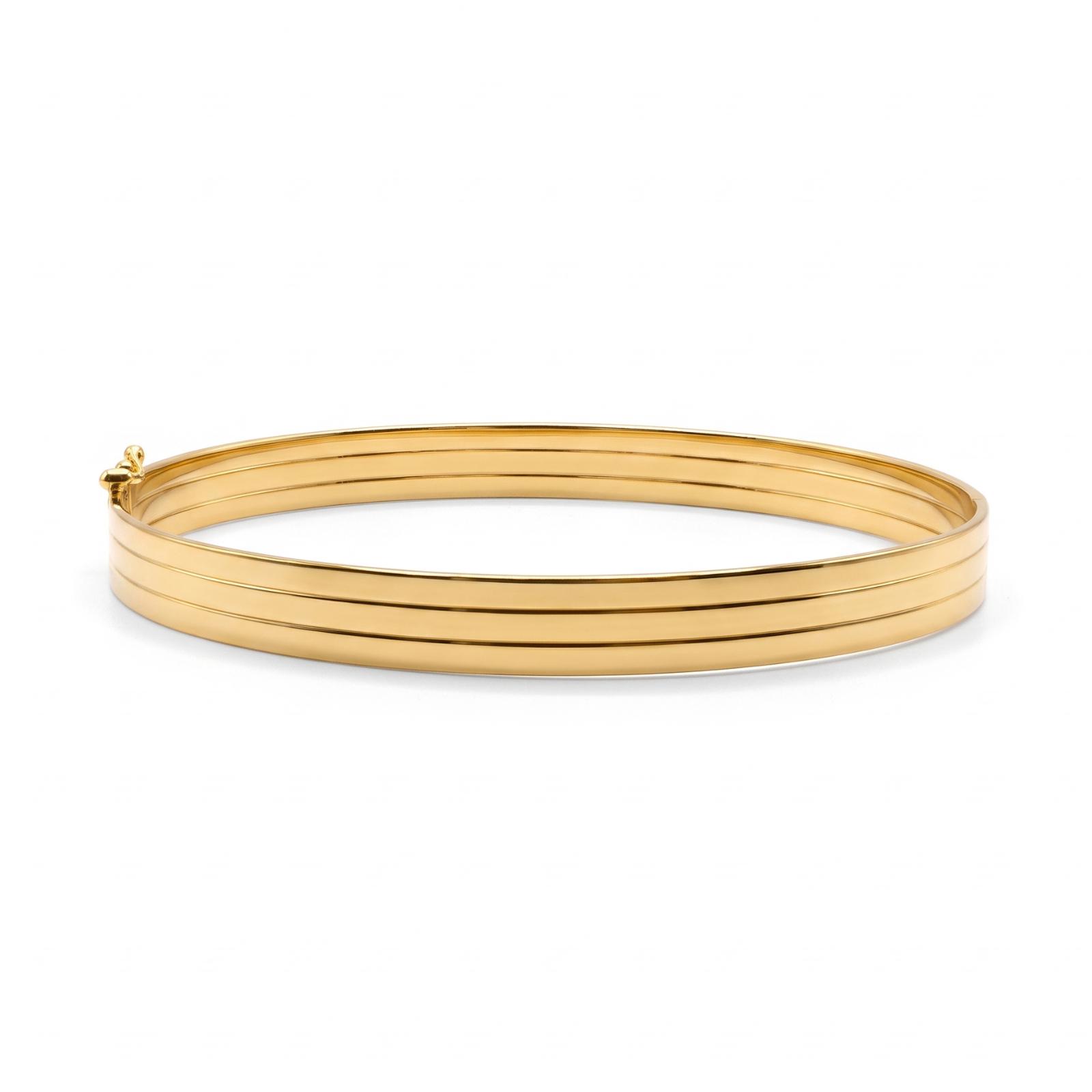 Luxury 18K Gold Bangle Designed for Modern Elegance and Classic Beauty Available from Bafleh Jewellery