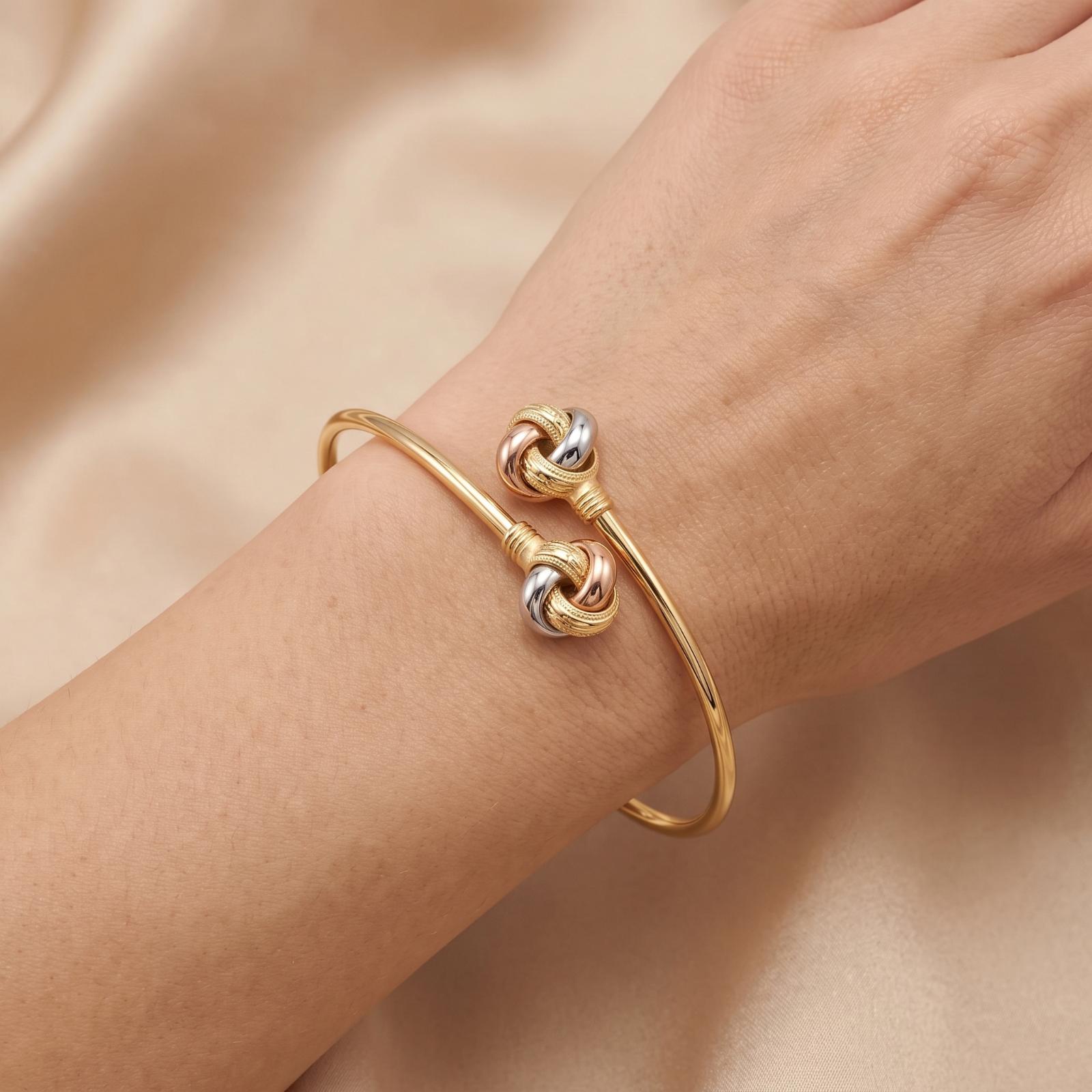 Premium 18K Gold Bangle Featuring Elegant Craftsmanship and Timeless Appeal Available at Bafleh Jewellery - Image 3