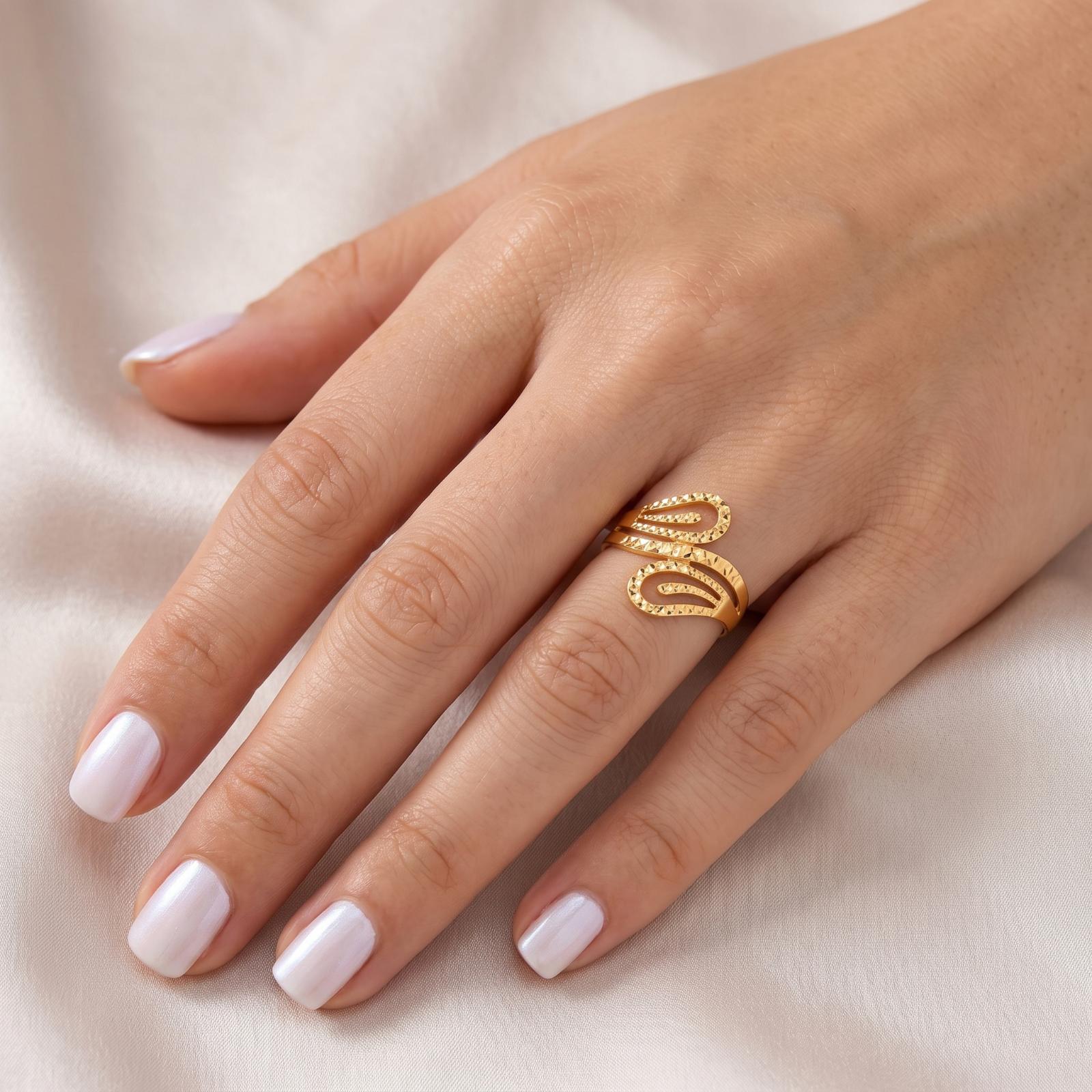 Classic 18K Gold Ring with Sophisticated Design and Brilliant Golden Finish Available from Bafleh Jewellery - Image 3