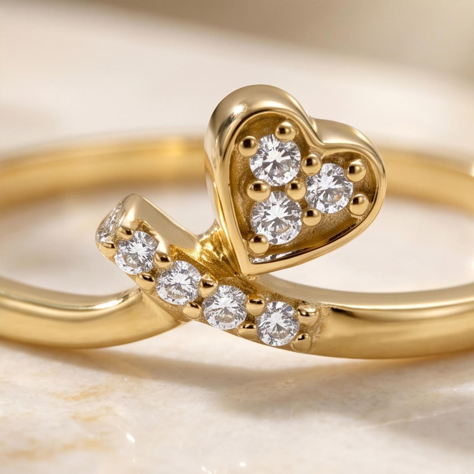 Chic Lightweight 18K Gold Ring With Timeless Natural Diamond Brilliance - Image 2