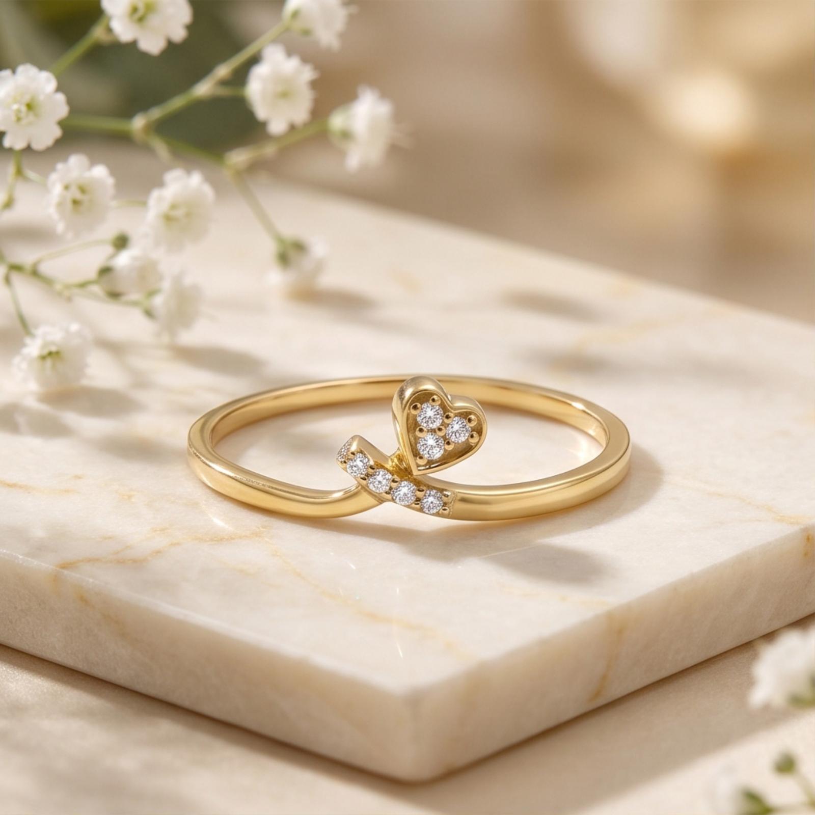 Chic Lightweight 18K Gold Ring With Timeless Natural Diamond Brilliance - Image 5