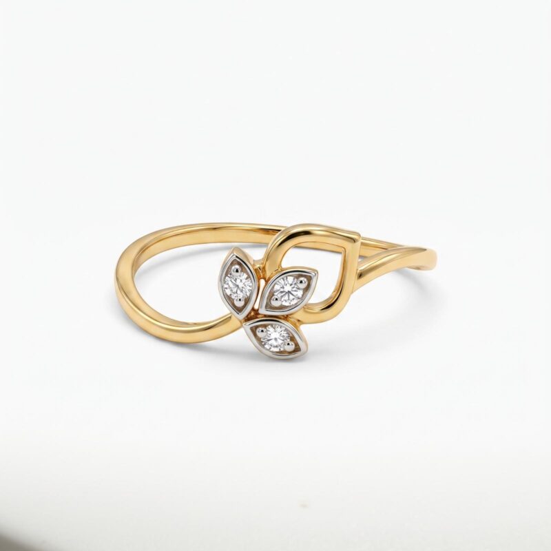 Sophisticated 18K Gold Lightweight Ring Embellished With Natural Diamonds