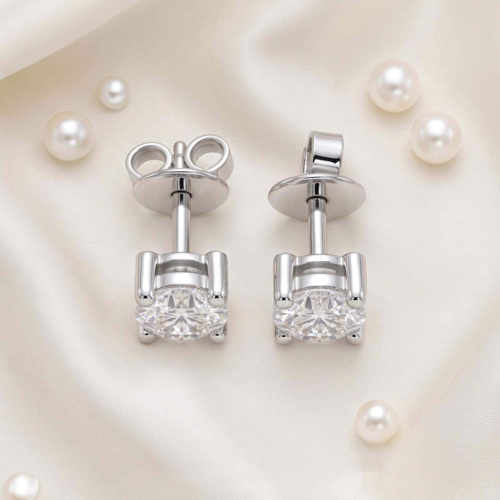 Elegant 18K Gold & Natural Diamond Earrings - Image 4