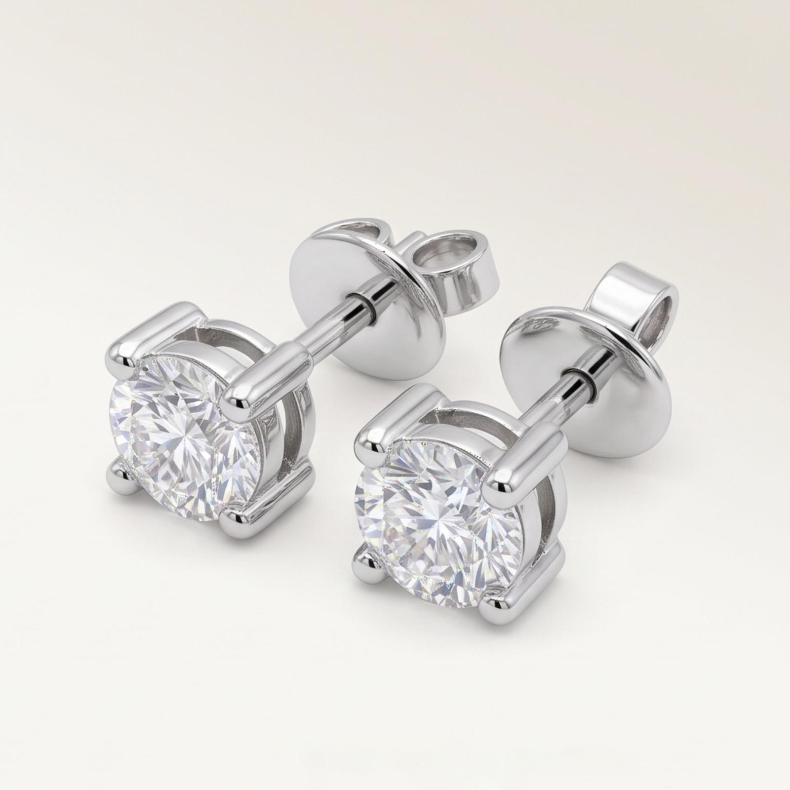 Beautiful 18K Gold & Natural Diamond Earrings - Image 2