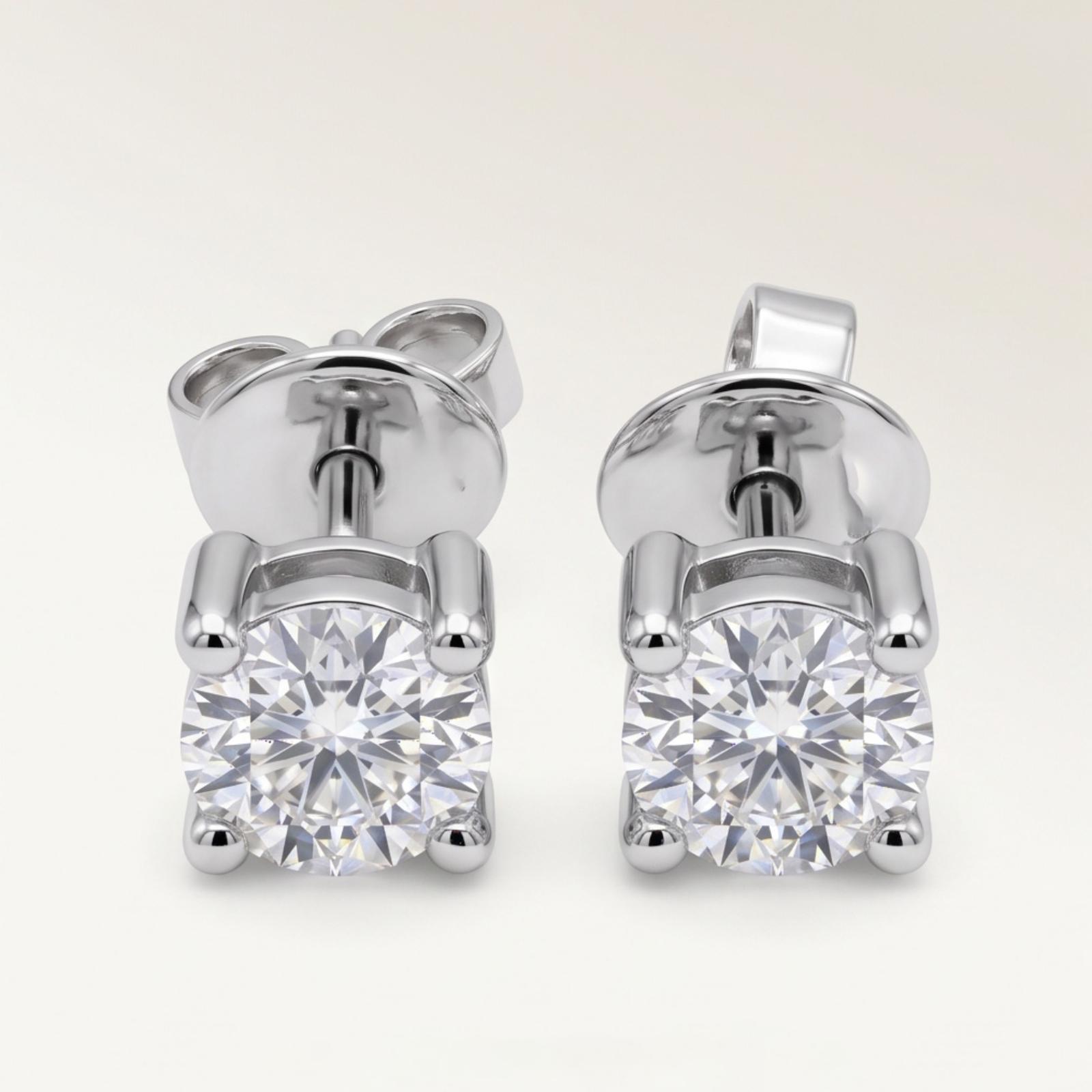 Beautiful 18K Gold & Natural Diamond Earrings - Image 5