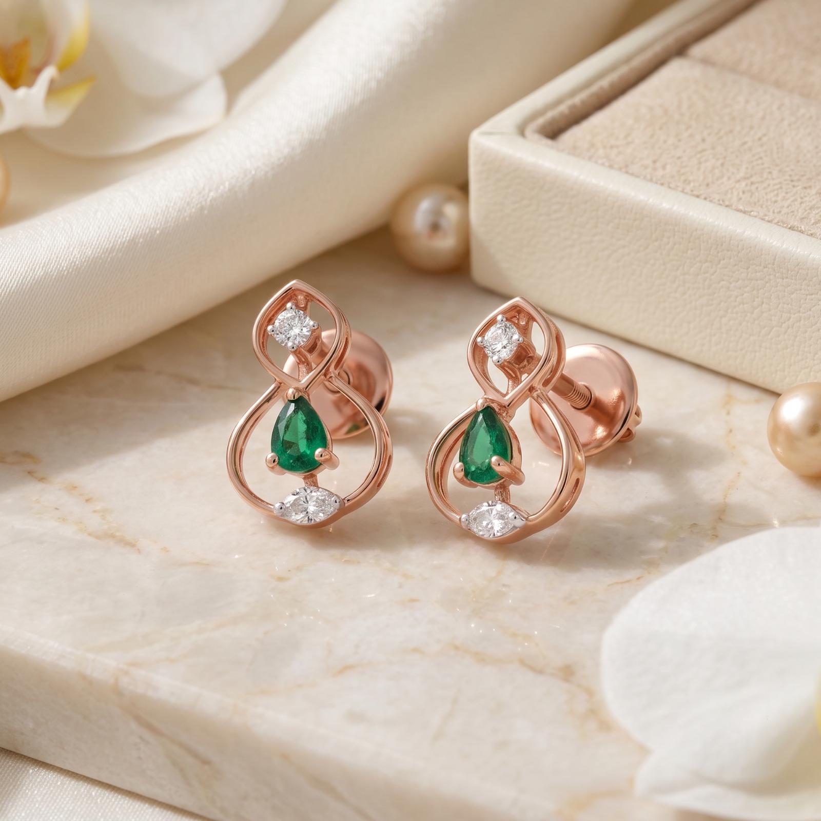 Timeless Emerald Radiance with Natural Diamonds in 18K Gold - Image 3