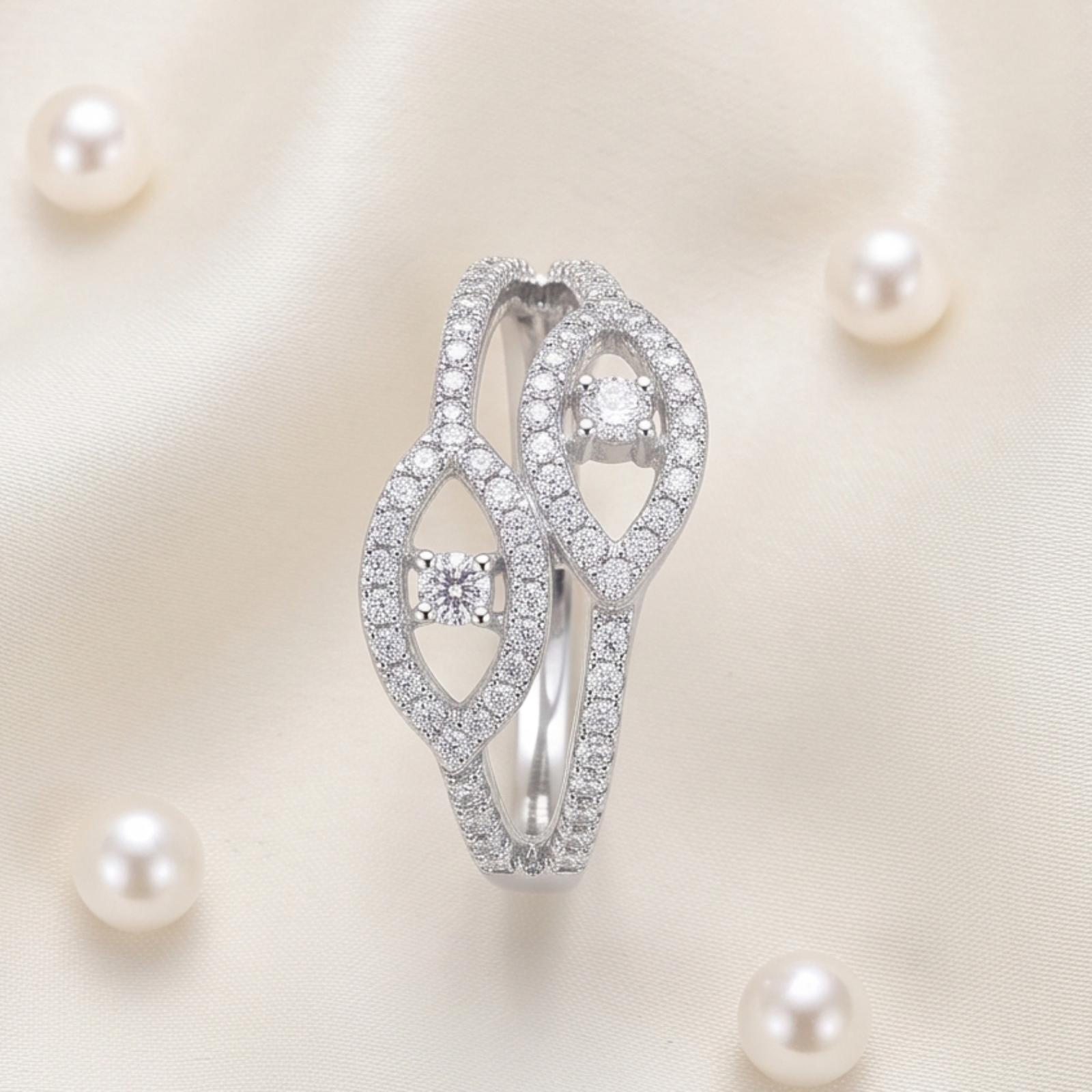 18K Gold Diamond Ring for Special Moments - Image 4