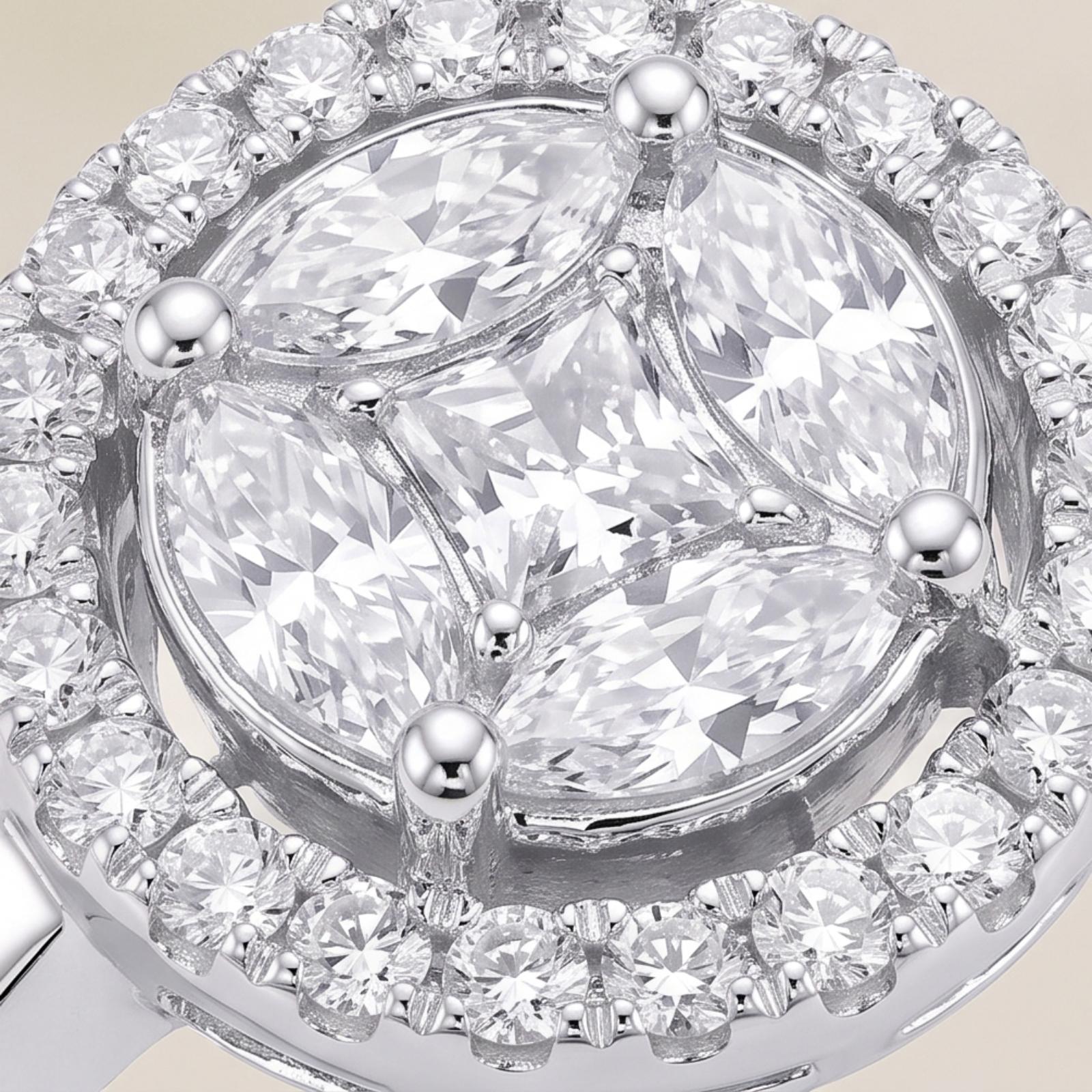 Beautiful 18K Gold Diamond Ring Collection - Image 2