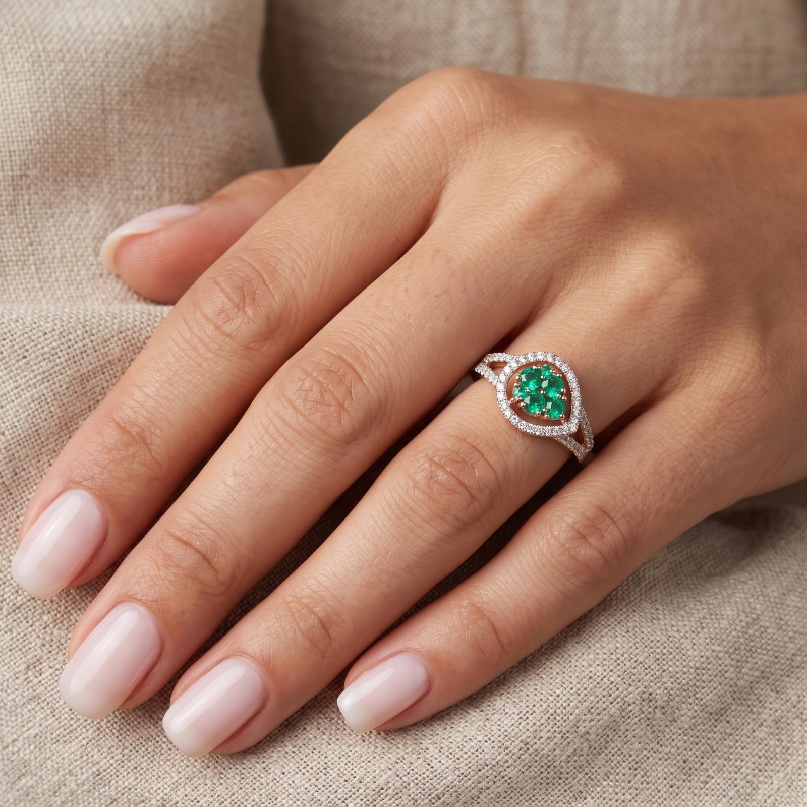 Timeless 18K Gold Diamond Ring Design - Image 5