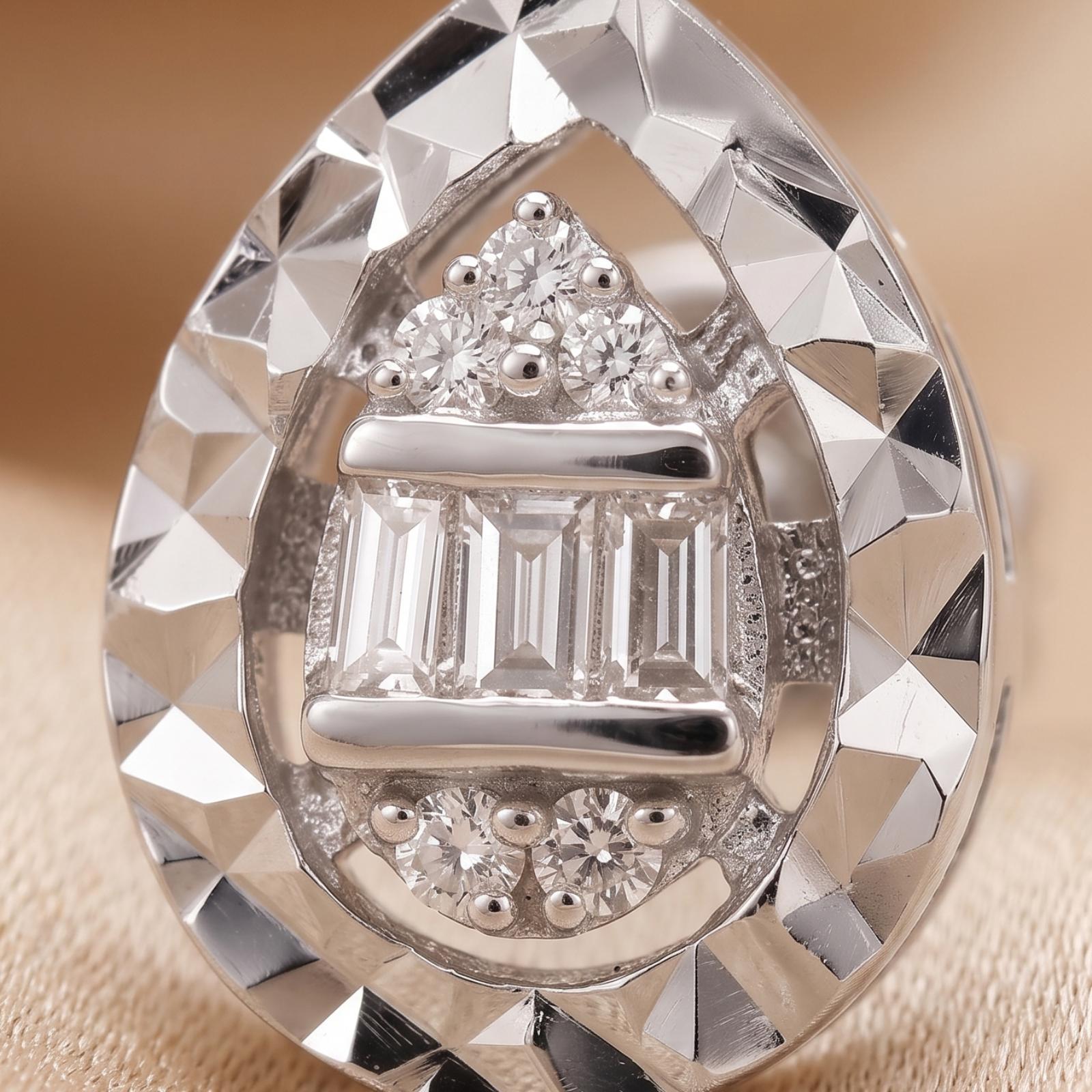 Elegant Every Day: Diamond Earrings in 18K Gold for Daily Wear - Image 3